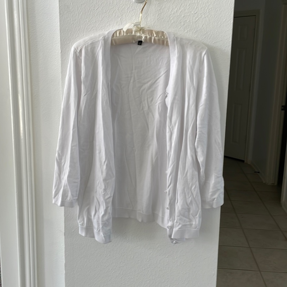 White 3/4 sleeve Cardigan